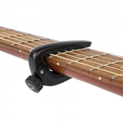 Каподастер за класическа китара Player Capo Classical by Fender  – професионален музикален продукт с високо качество за сцена, студио и репетиции